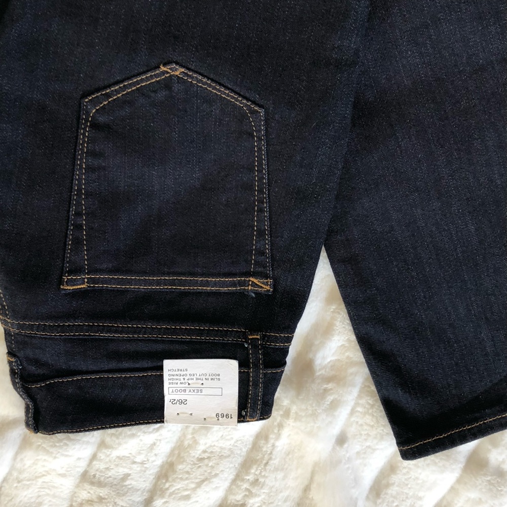 NWT Gap 2 R Curvy boot jeans - Picture 4 of 6